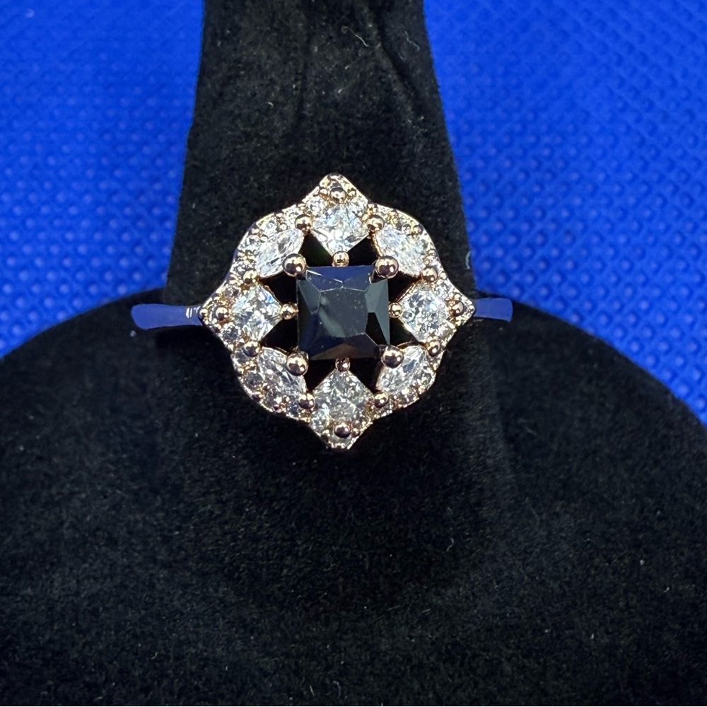 Pretty Bird 18K Gold Plated Black Gemstone Vintage Style Cluster Ring Size 6.5